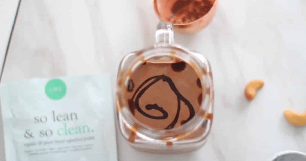 A lactation smoothie that tastes like a brownie and will help boost breastmilk supply.